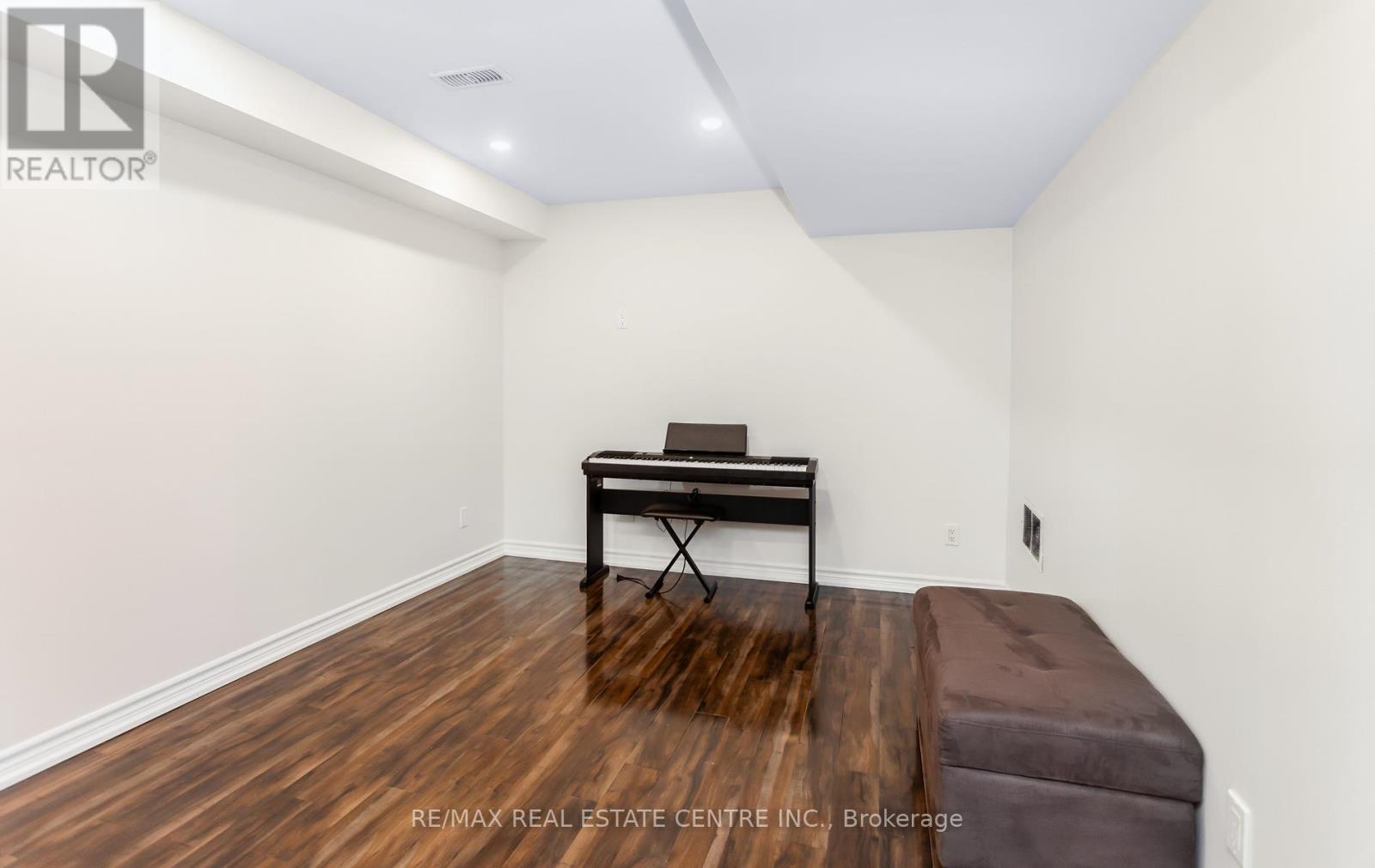 157 Niagara Trail, Halton Hills (Georgetown), Ontario  L7G 0H4 - Photo 38 - W13011486