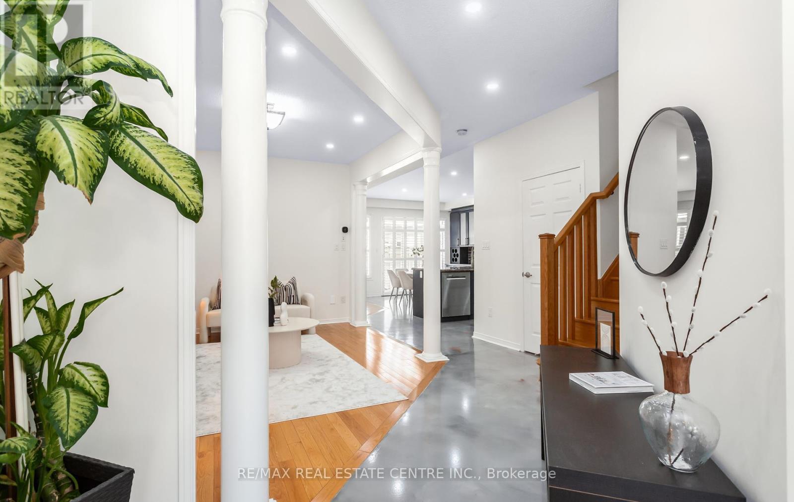 157 Niagara Trail, Halton Hills (Georgetown), Ontario  L7G 0H4 - Photo 6 - W13011486