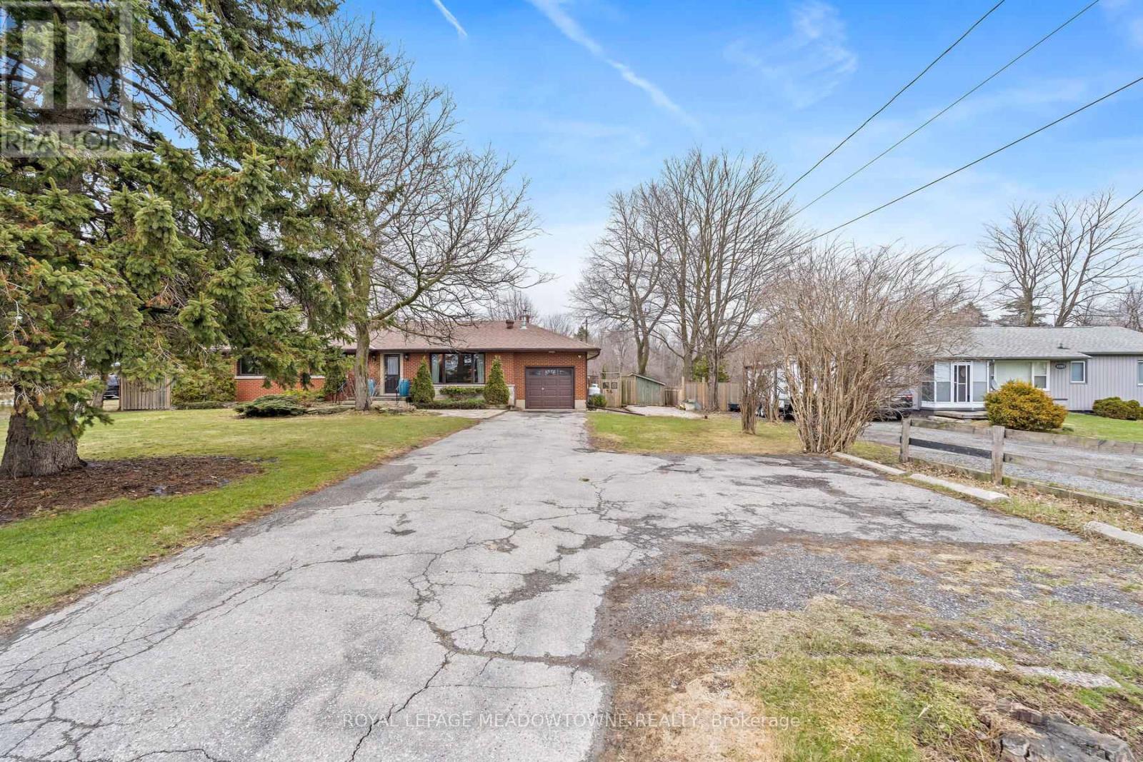 11317 Regional Rd 25 Road, Halton Hills (Es Rural Esquesing), Ontario  L7J 2M1 - Photo 6 - W13019326