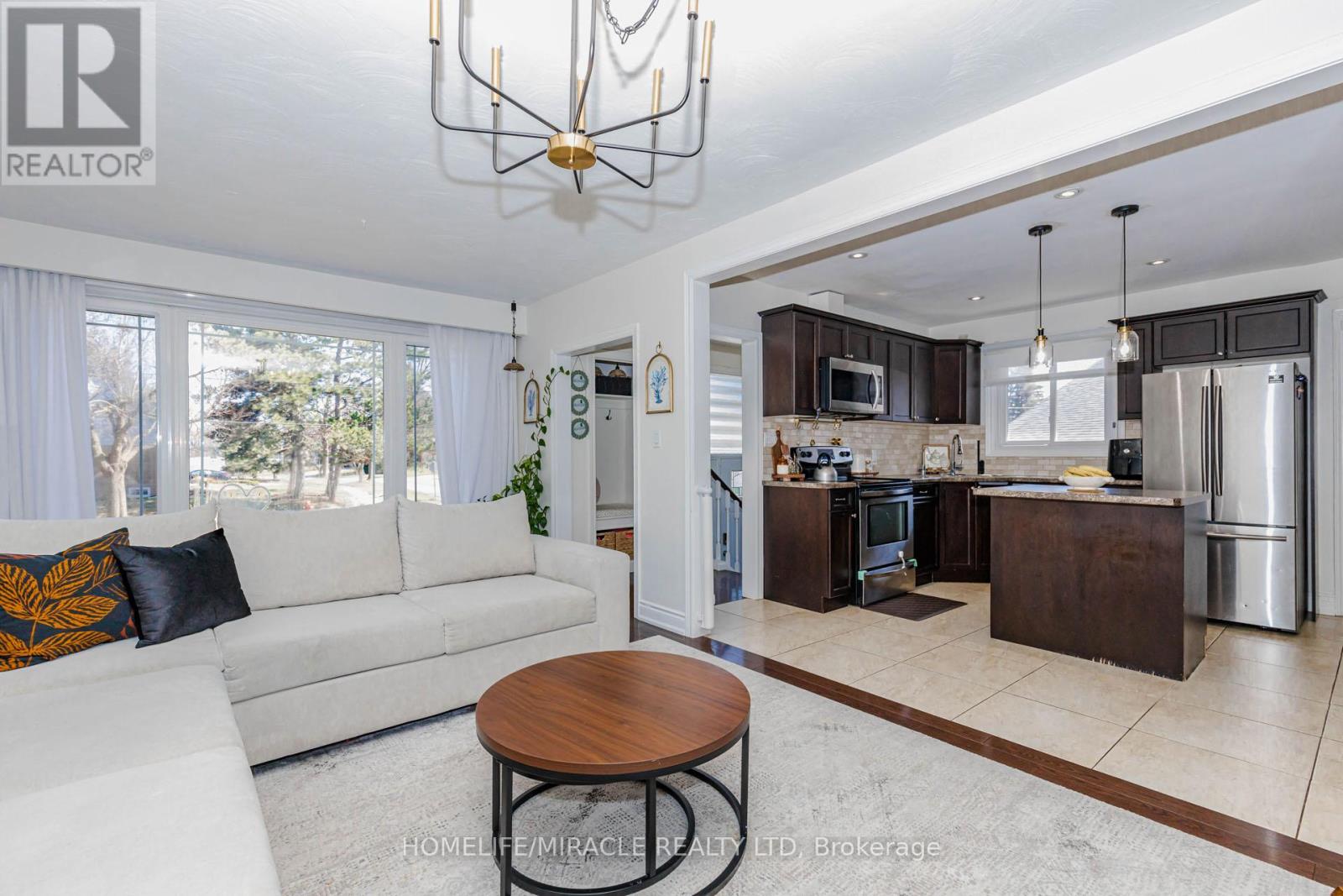 403 Delrex Boulevard, Halton Hills (Georgetown), Ontario  L7G 4H8 - Photo 8 - W13020282