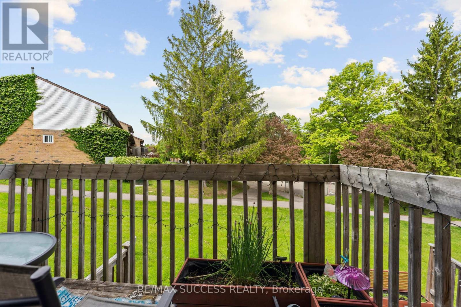 82 Lynden Circle, Halton Hills (Georgetown), Ontario  L7G 4Y8 - Photo 6 - W13021240