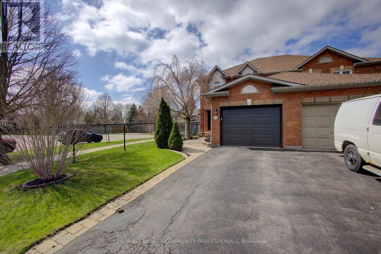 32 Mcclure Court, Halton Hills (Georgetown), Ontario  L7G 5X6 - Photo 4 - W13022146
