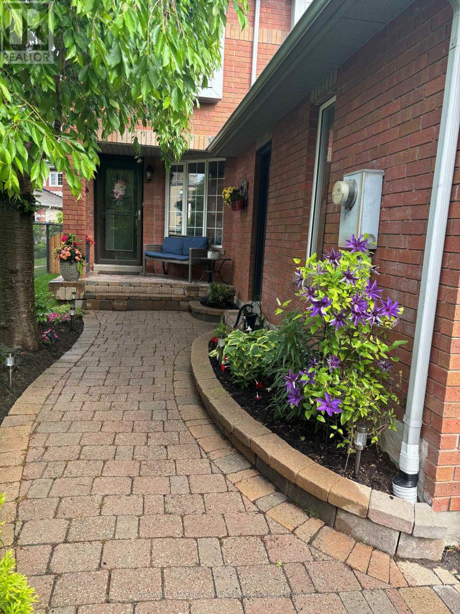 32 Mcclure Court, Halton Hills (Georgetown), Ontario  L7G 5X6 - Photo 5 - W13022146