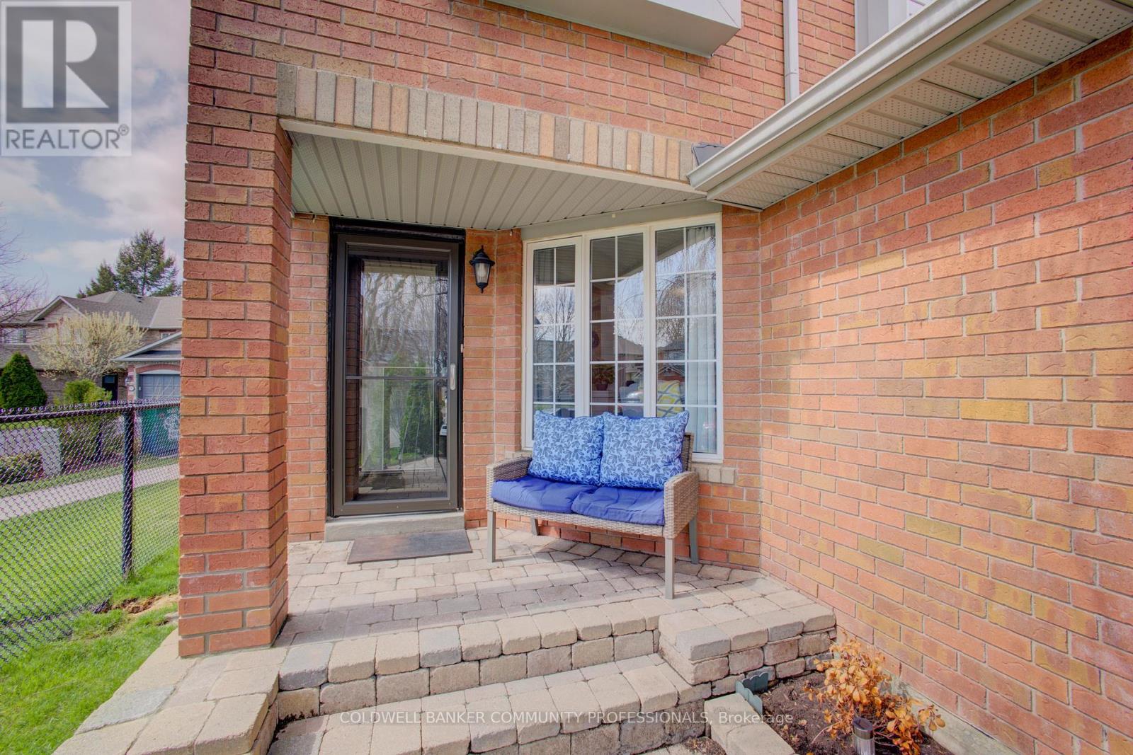 32 Mcclure Court, Halton Hills (Georgetown), Ontario  L7G 5X6 - Photo 7 - W13022146