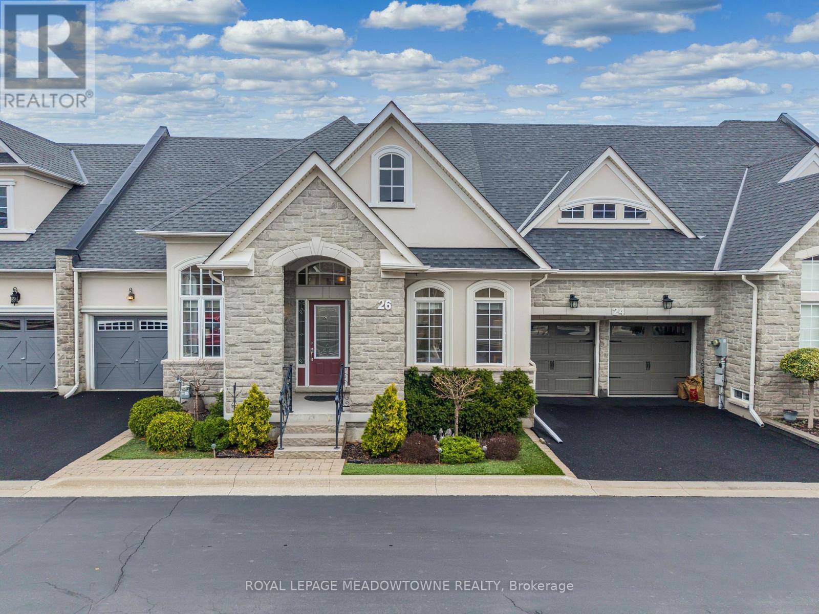 26 Garrison Square, Halton Hills (Georgetown), Ontario  L7G 0B9 - Photo 1 - W13024206