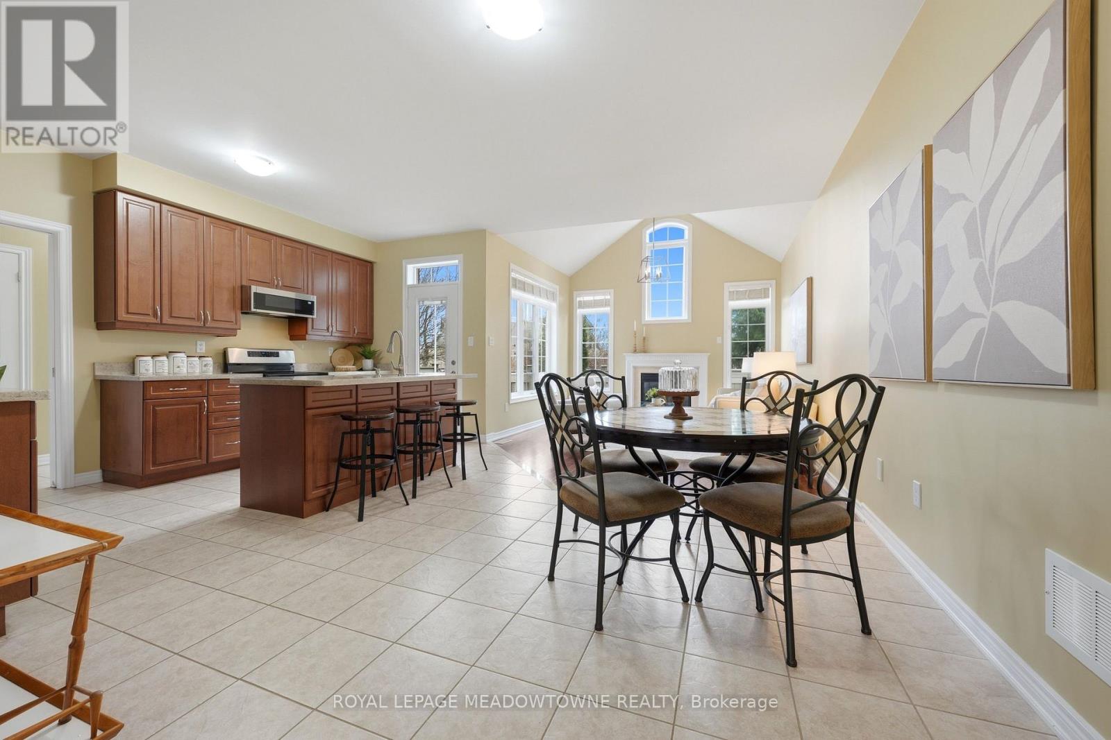 26 Garrison Square, Halton Hills (Georgetown), Ontario  L7G 0B9 - Photo 12 - W13024206