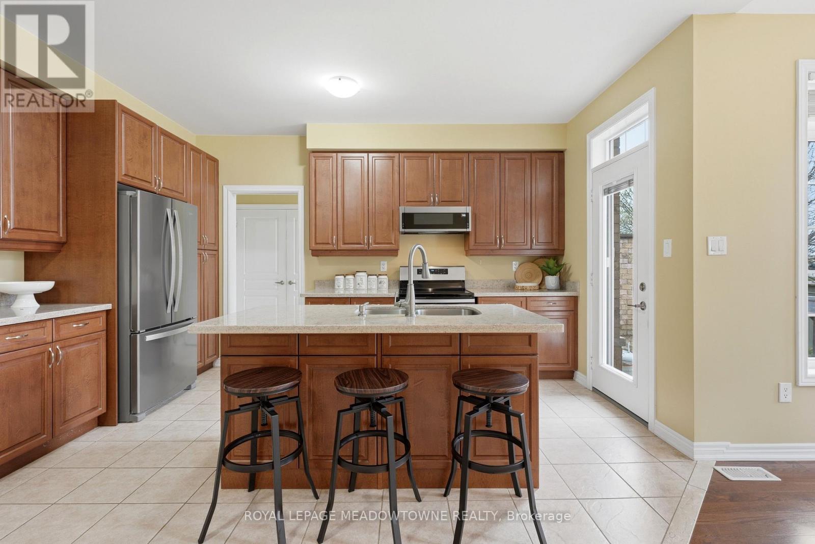 26 Garrison Square, Halton Hills (Georgetown), Ontario  L7G 0B9 - Photo 15 - W13024206