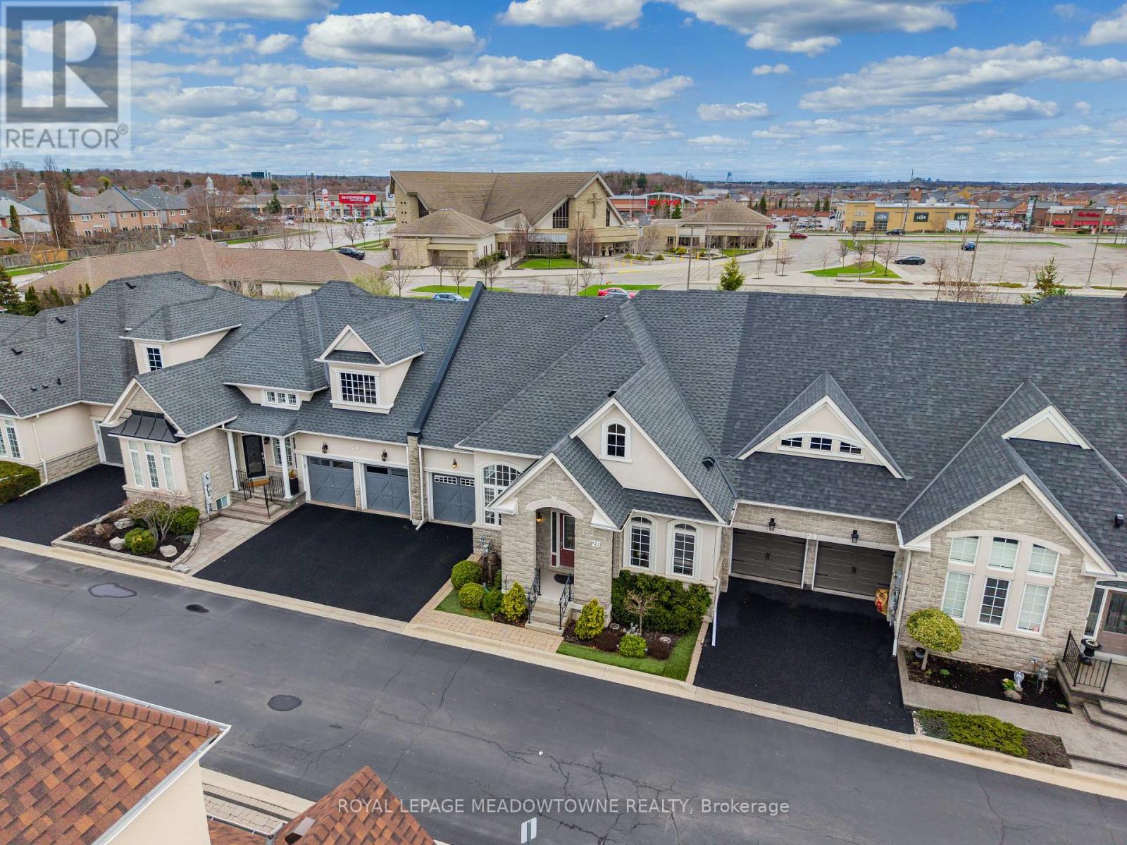 26 Garrison Square, Halton Hills (Georgetown), Ontario  L7G 0B9 - Photo 2 - W13024206