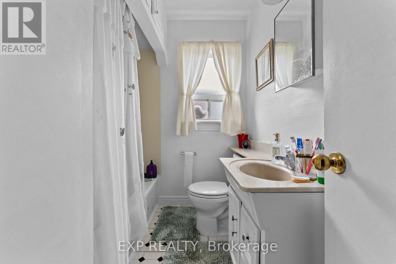 36 Shelley Street, Halton Hills (Georgetown), Ontario  L7G 3W9 - Photo 9 - W13024810