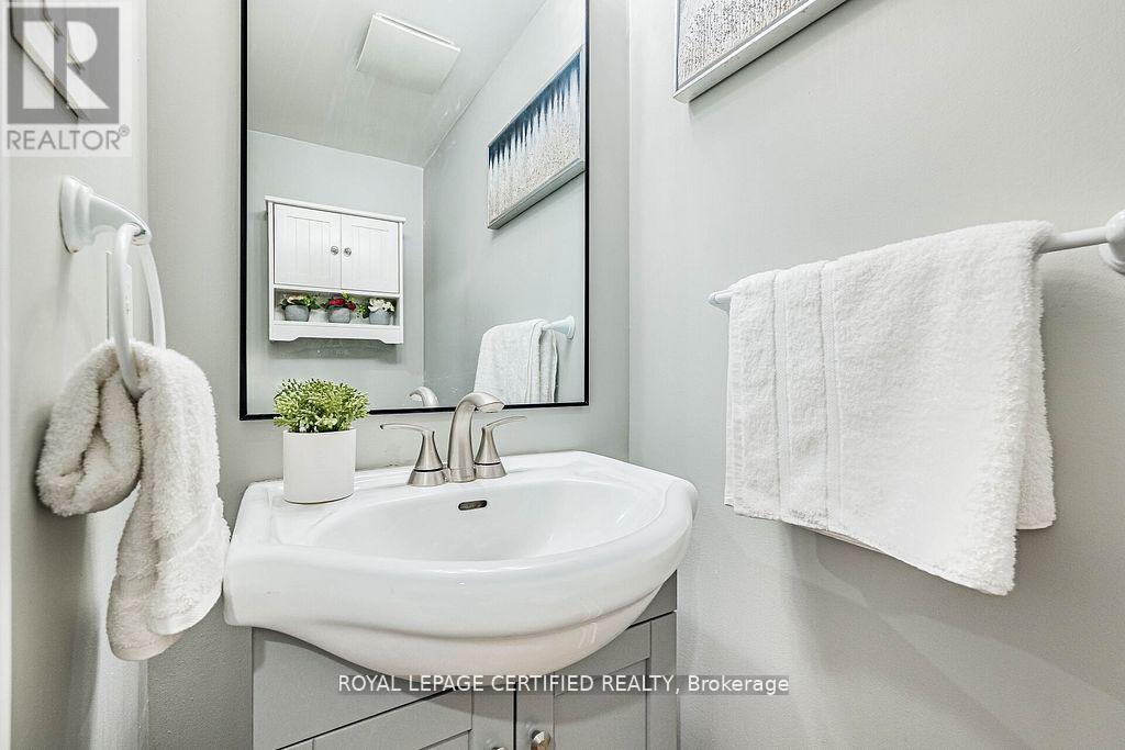 20 Harding Street, Halton Hills (Georgetown), Ontario  L7G 6B1 - Photo 11 - W13027656