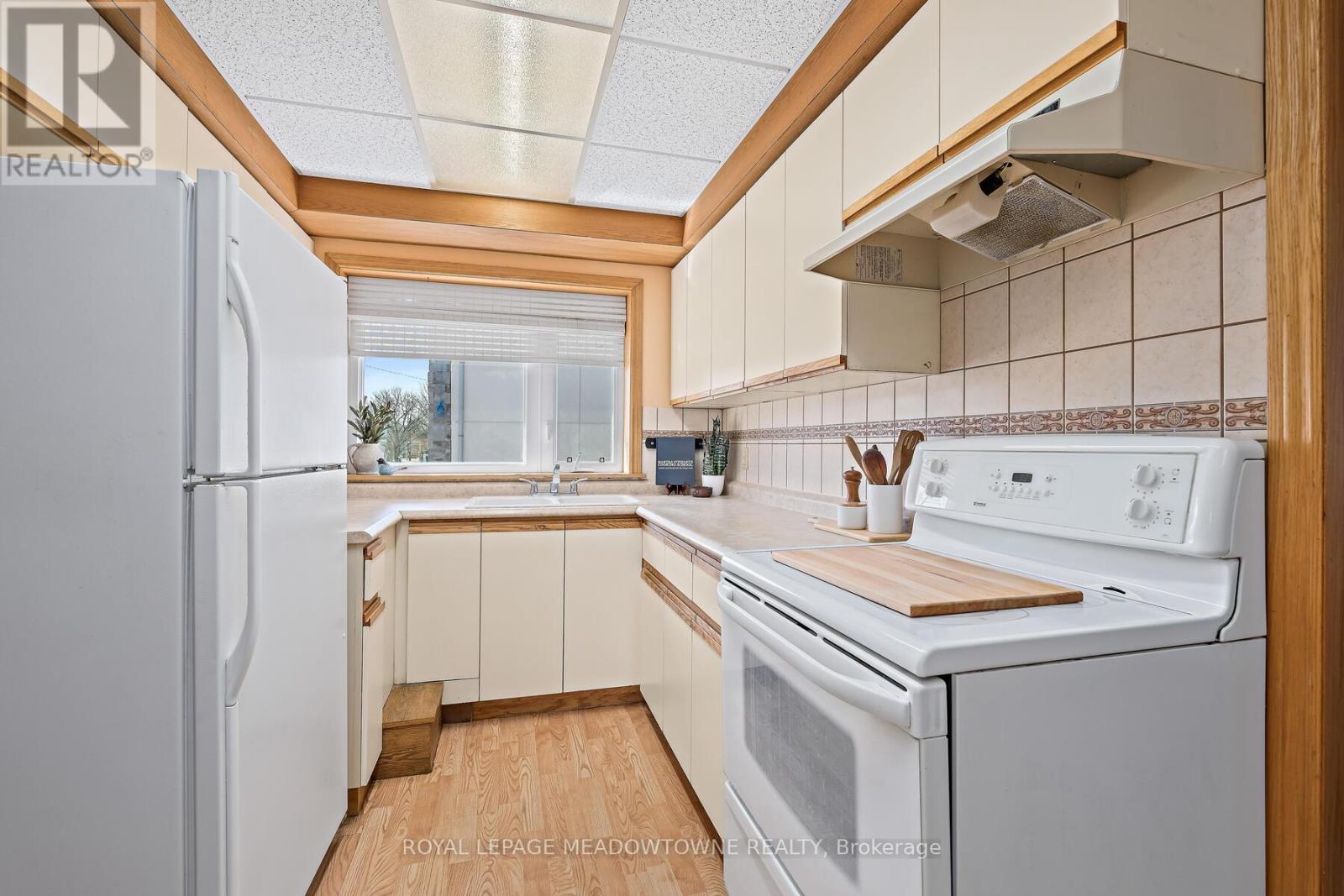 37 Prince Charles Drive, Halton Hills (Georgetown), Ontario  L7G 3T9 - Photo 12 - W13027682