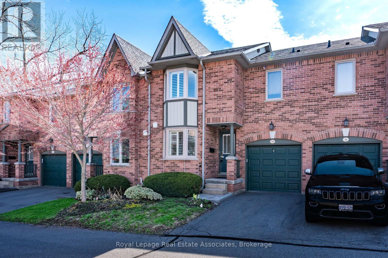 10 - 76 River Drive, Halton Hills (Georgetown), Ontario  L7G 2J2 - Photo 2 - W13027970