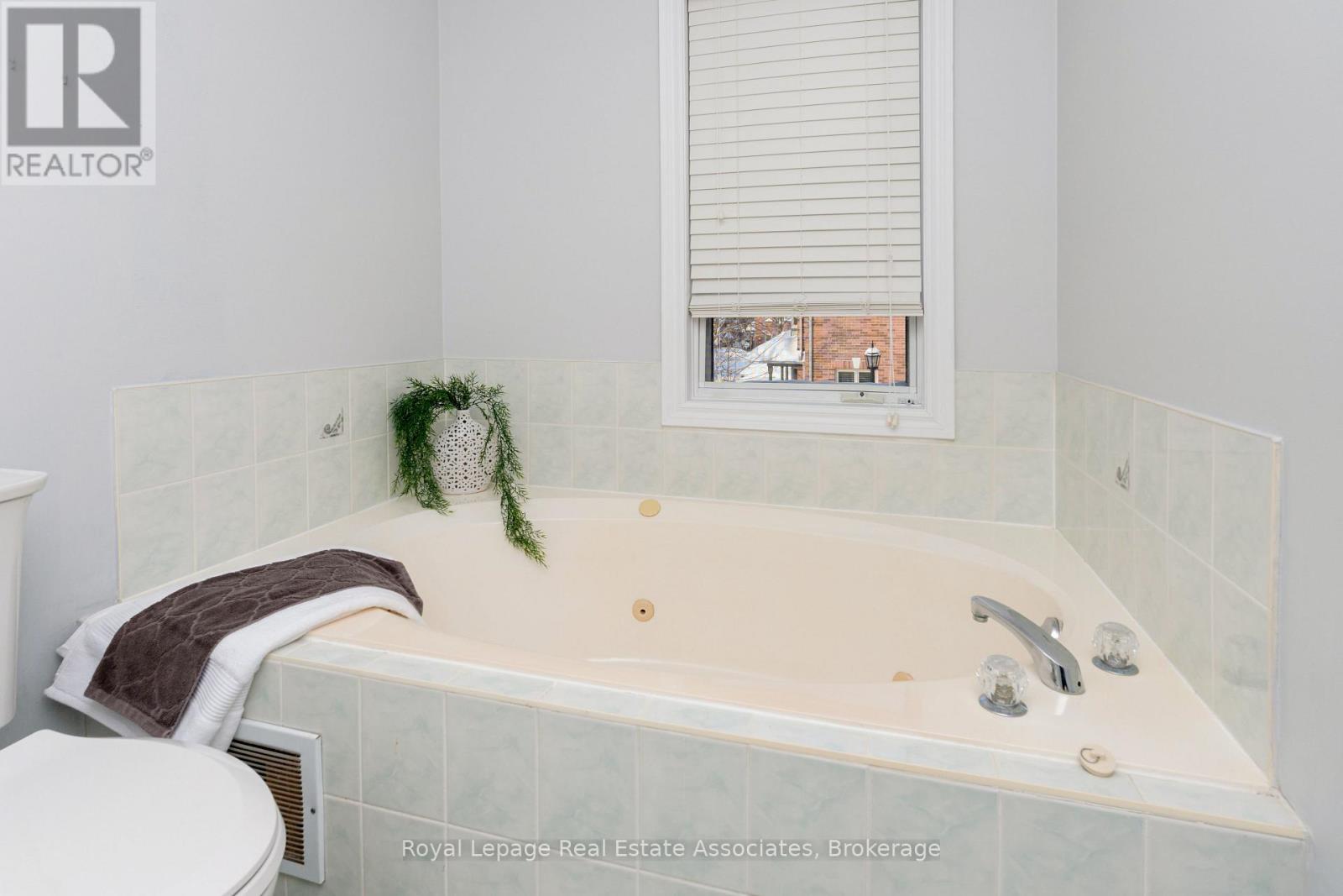 10 - 76 River Drive, Halton Hills (Georgetown), Ontario  L7G 2J2 - Photo 25 - W13027970