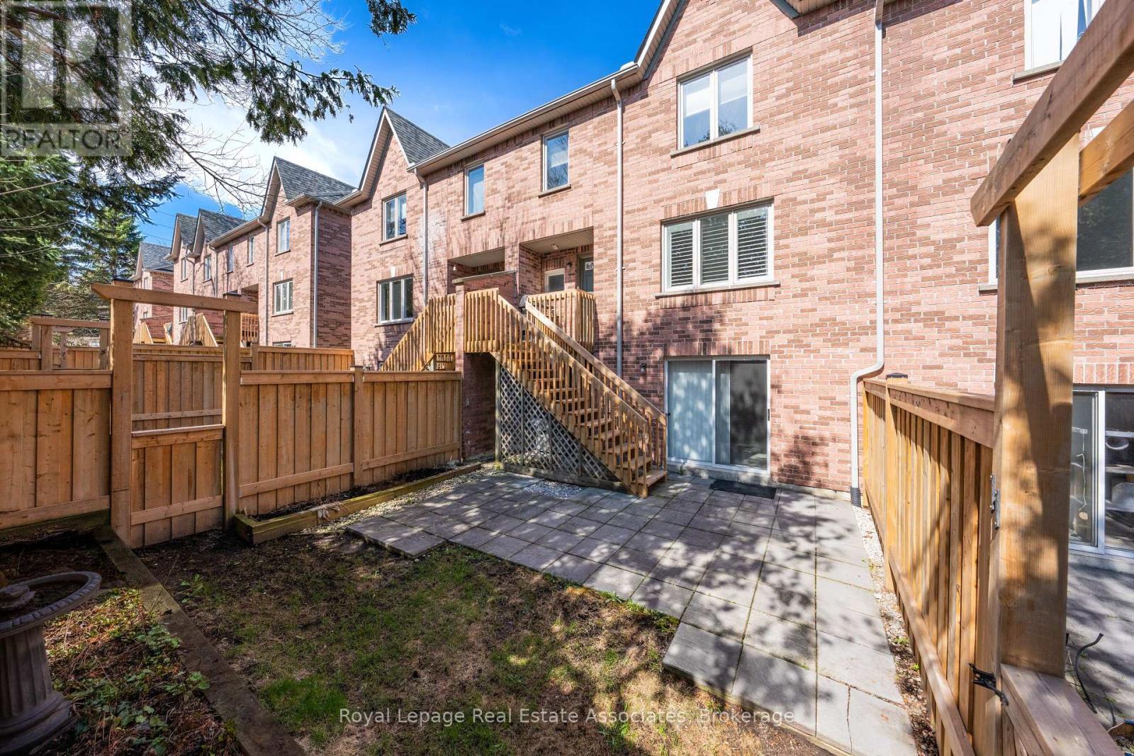 10 - 76 River Drive, Halton Hills (Georgetown), Ontario  L7G 2J2 - Photo 6 - W13027970