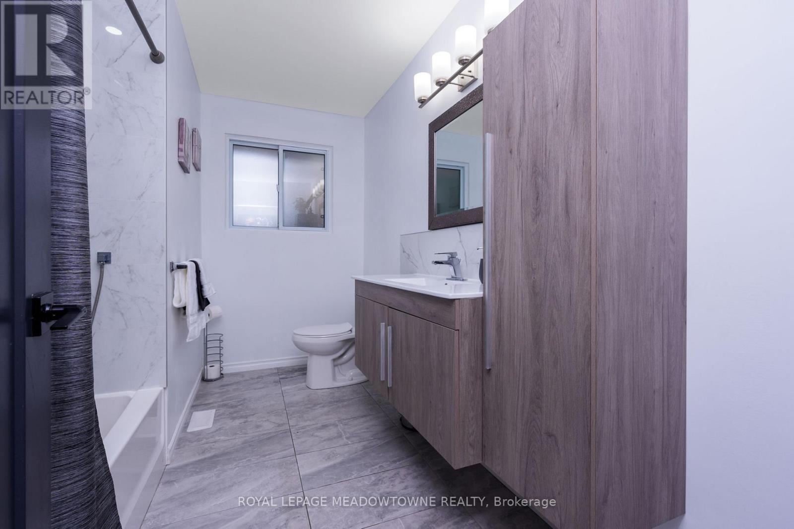 4 Chipper Court, Halton Hills (Georgetown), Ontario  L7G 1L3 - Photo 28 - W13028532