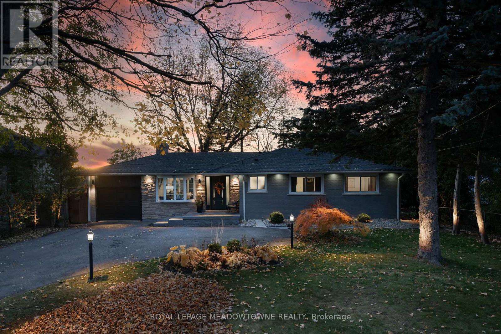 4 Chipper Court, Halton Hills (Georgetown), Ontario  L7G 1L3 - Photo 3 - W13028532