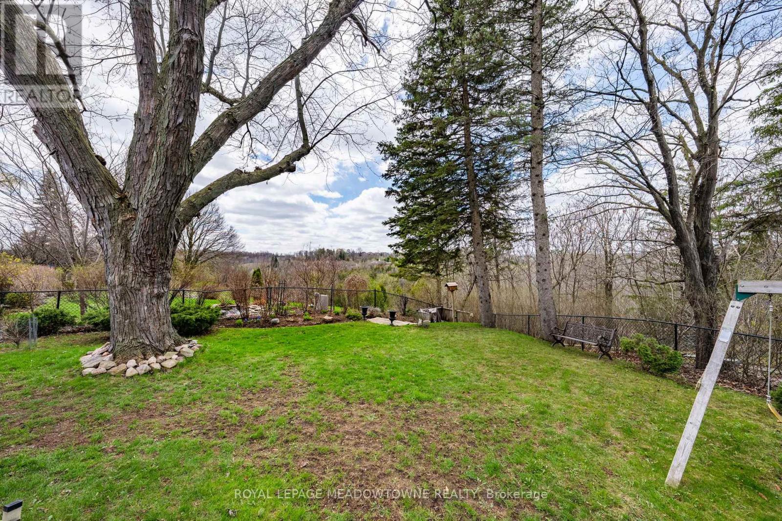 4 Chipper Court, Halton Hills (Georgetown), Ontario  L7G 1L3 - Photo 37 - W13028532