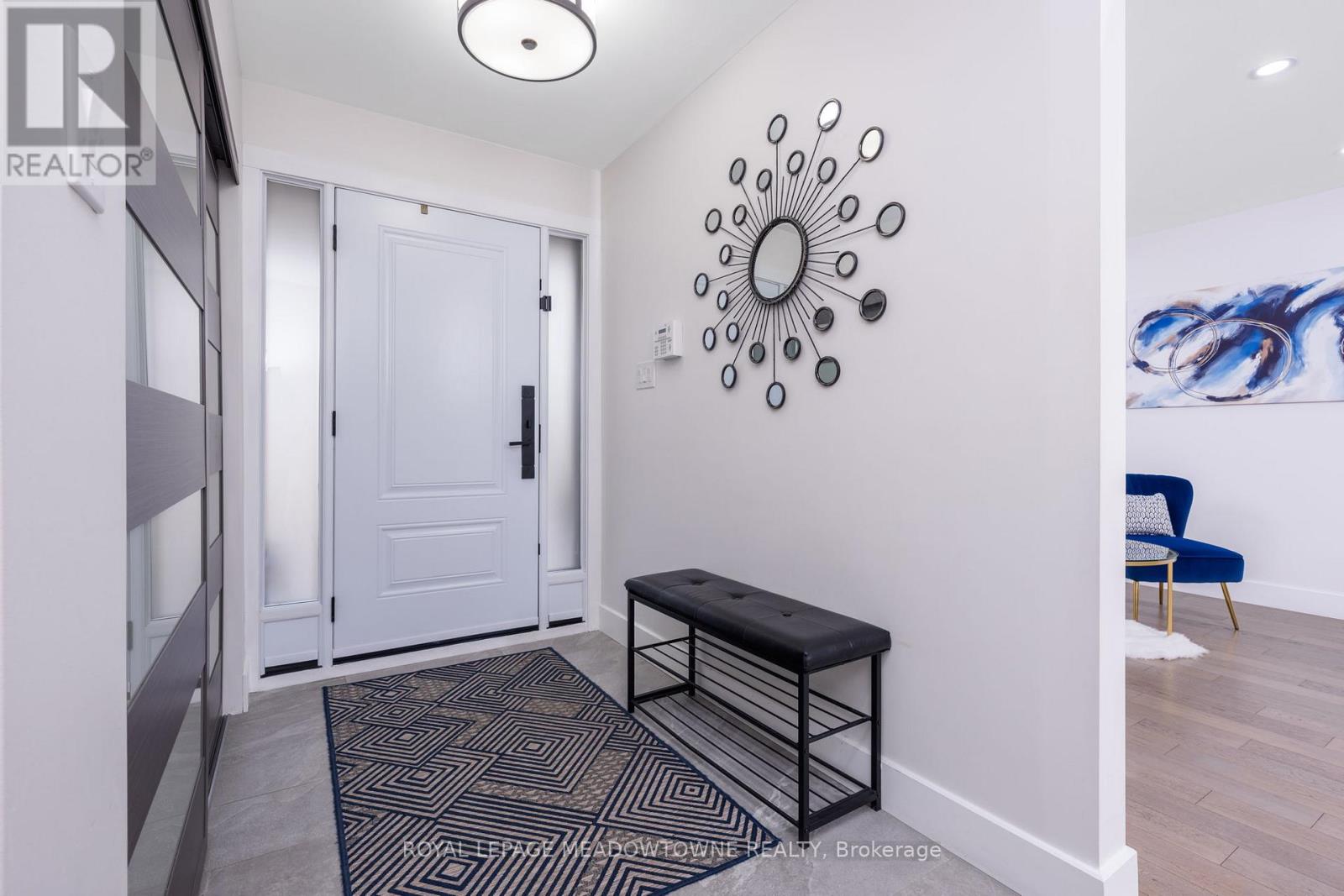 4 Chipper Court, Halton Hills (Georgetown), Ontario  L7G 1L3 - Photo 4 - W13028532