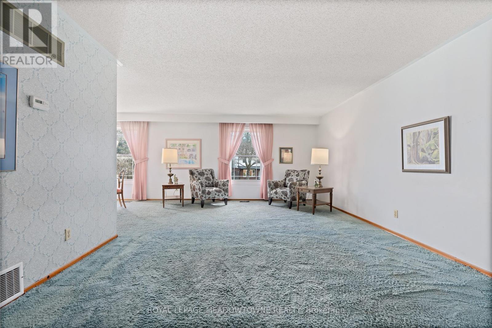 82 Mary Street, Halton Hills (Georgetown), Ontario  L7G 4V6 - Photo 11 - W13029446