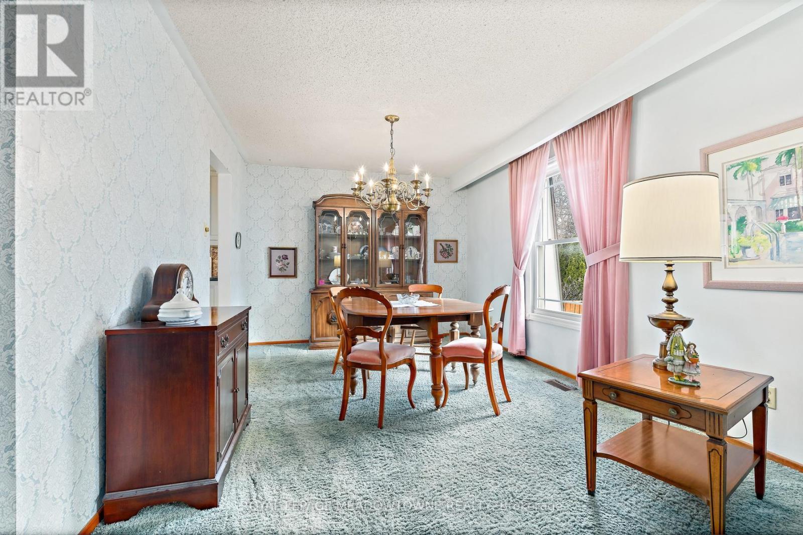 82 Mary Street, Halton Hills (Georgetown), Ontario  L7G 4V6 - Photo 14 - W13029446