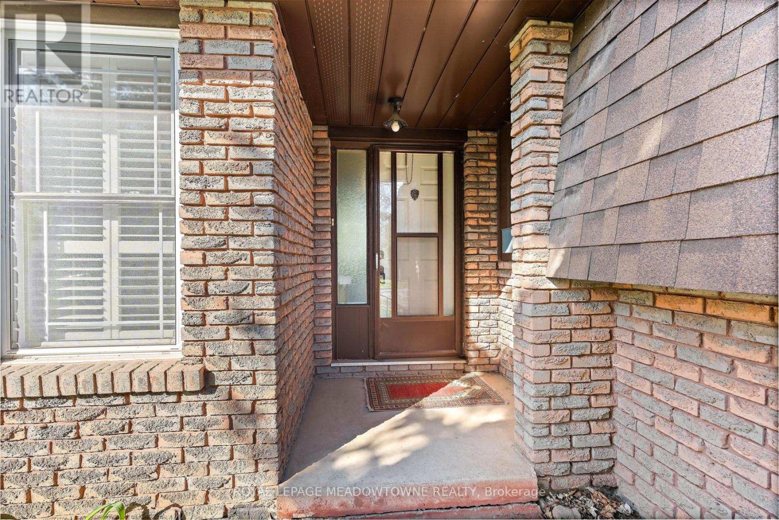 82 Mary Street, Halton Hills (Georgetown), Ontario  L7G 4V6 - Photo 4 - W13029446