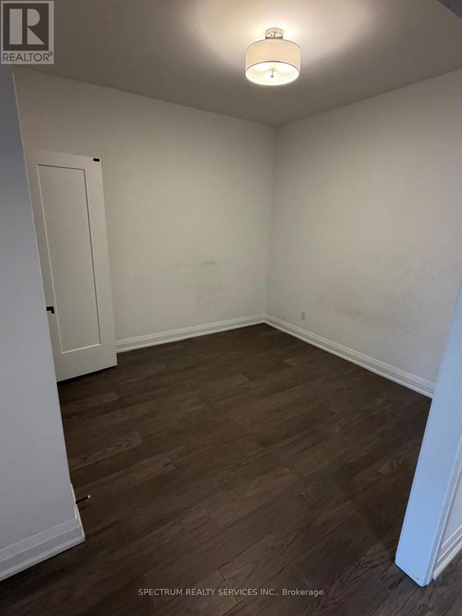 7 Santa Barbara Lane, Halton Hills (Georgetown), Ontario  L7G 0P7 - Photo 4 - W13030010