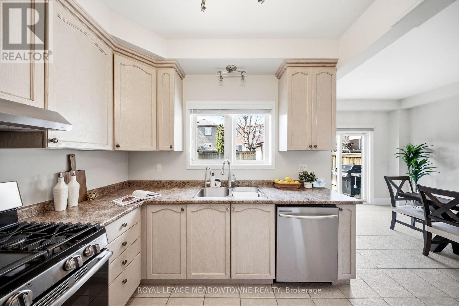 14 Eagleview Way, Halton Hills (Georgetown), Ontario  L7G 6N3 - Photo 21 - W13031708