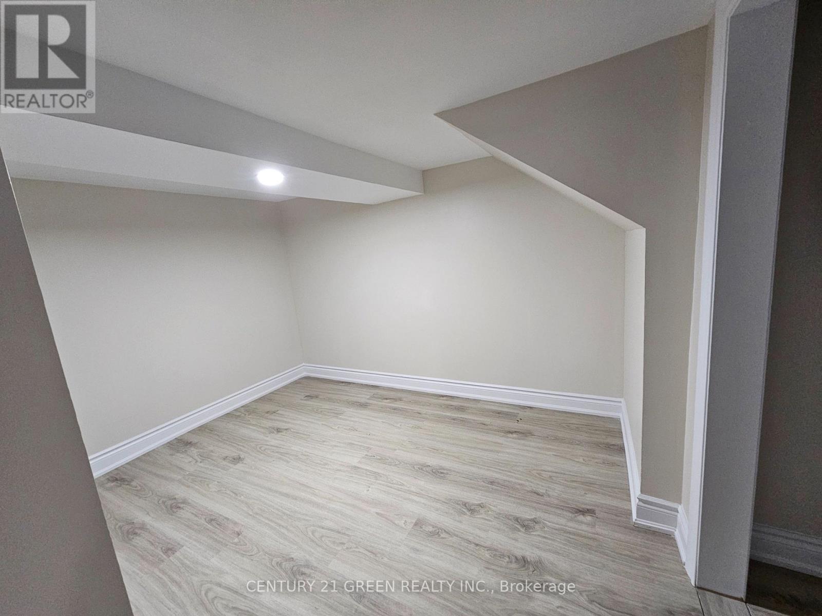 Bsmt - 15172 Danby Road, Halton Hills (Georgetown), Ontario  L7G 0H6 - Photo 10 - W13033474