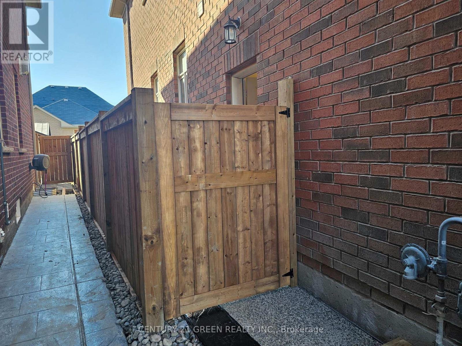 Bsmt - 15172 Danby Road, Halton Hills (Georgetown), Ontario  L7G 0H6 - Photo 3 - W13033474