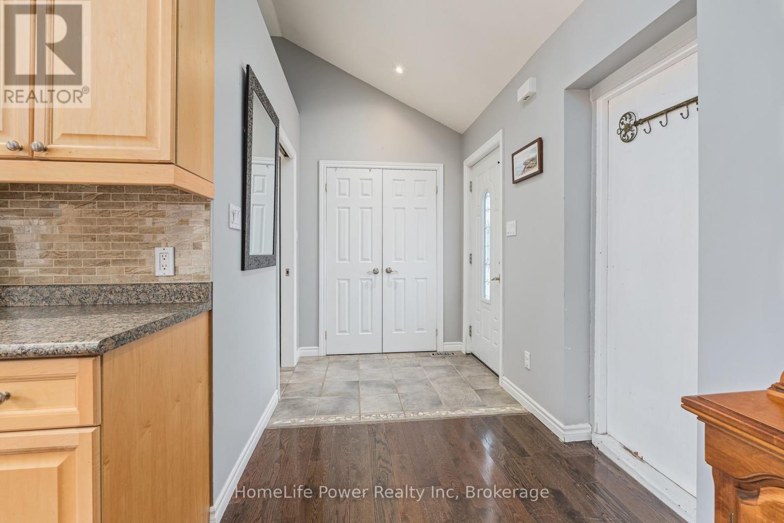 14 Erin Street, Halton Hills (Glen Williams), Ontario  L7G 3M6 - Photo 11 - W13033766