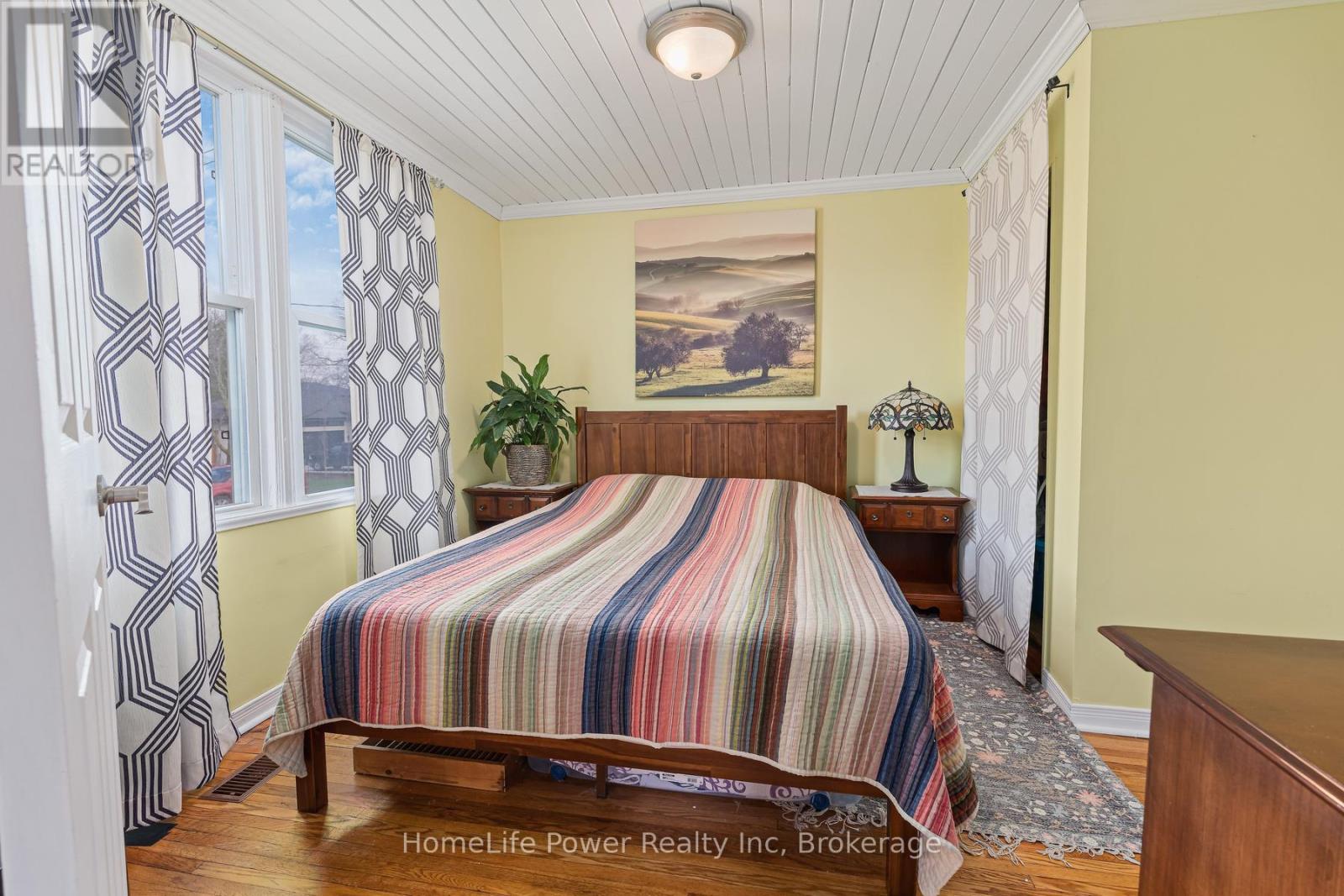 14 Erin Street, Halton Hills (Glen Williams), Ontario  L7G 3M6 - Photo 17 - W13033766