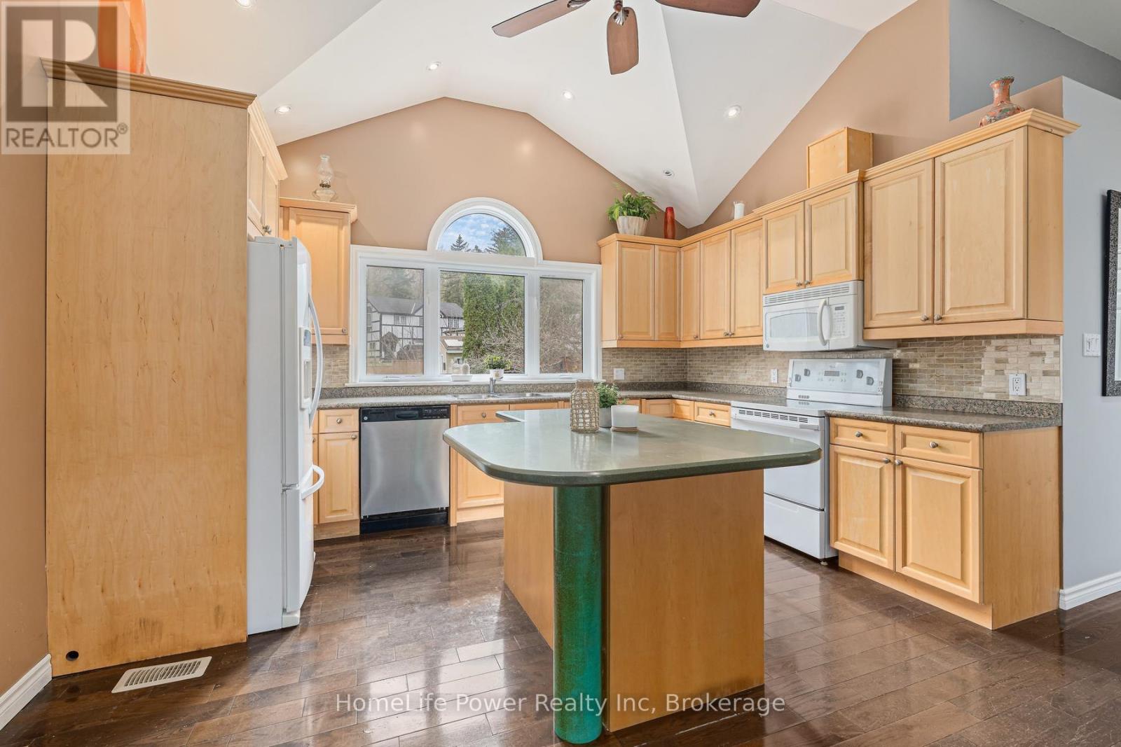 14 Erin Street, Halton Hills (Glen Williams), Ontario  L7G 3M6 - Photo 7 - W13033766