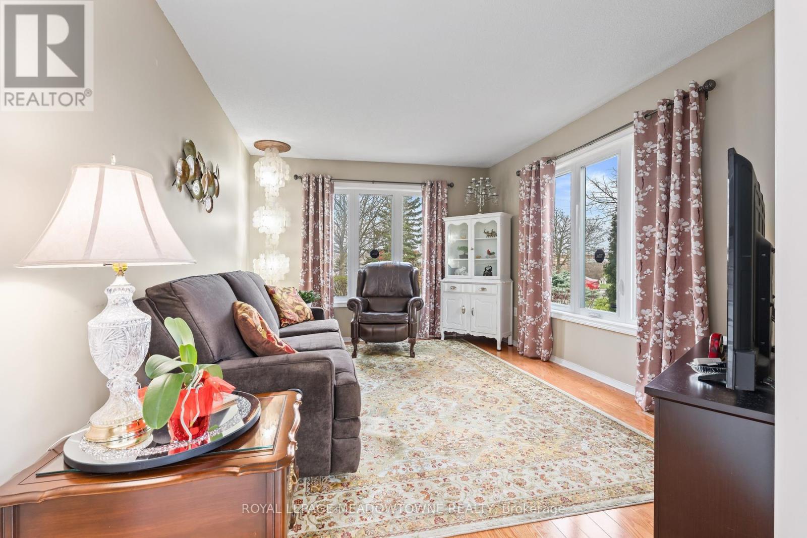 55 James Young Drive, Halton Hills (Georgetown), Ontario  L7G 5S5 - Photo 15 - W13034248