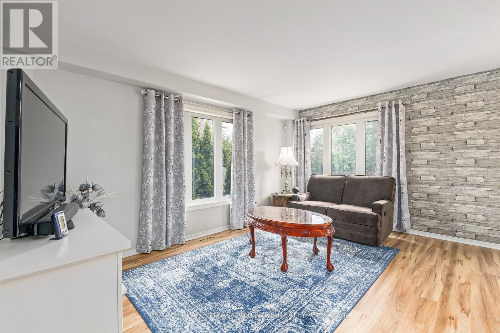 55 James Young Drive, Halton Hills (Georgetown), Ontario  L7G 5S5 - Photo 17 - W13034248