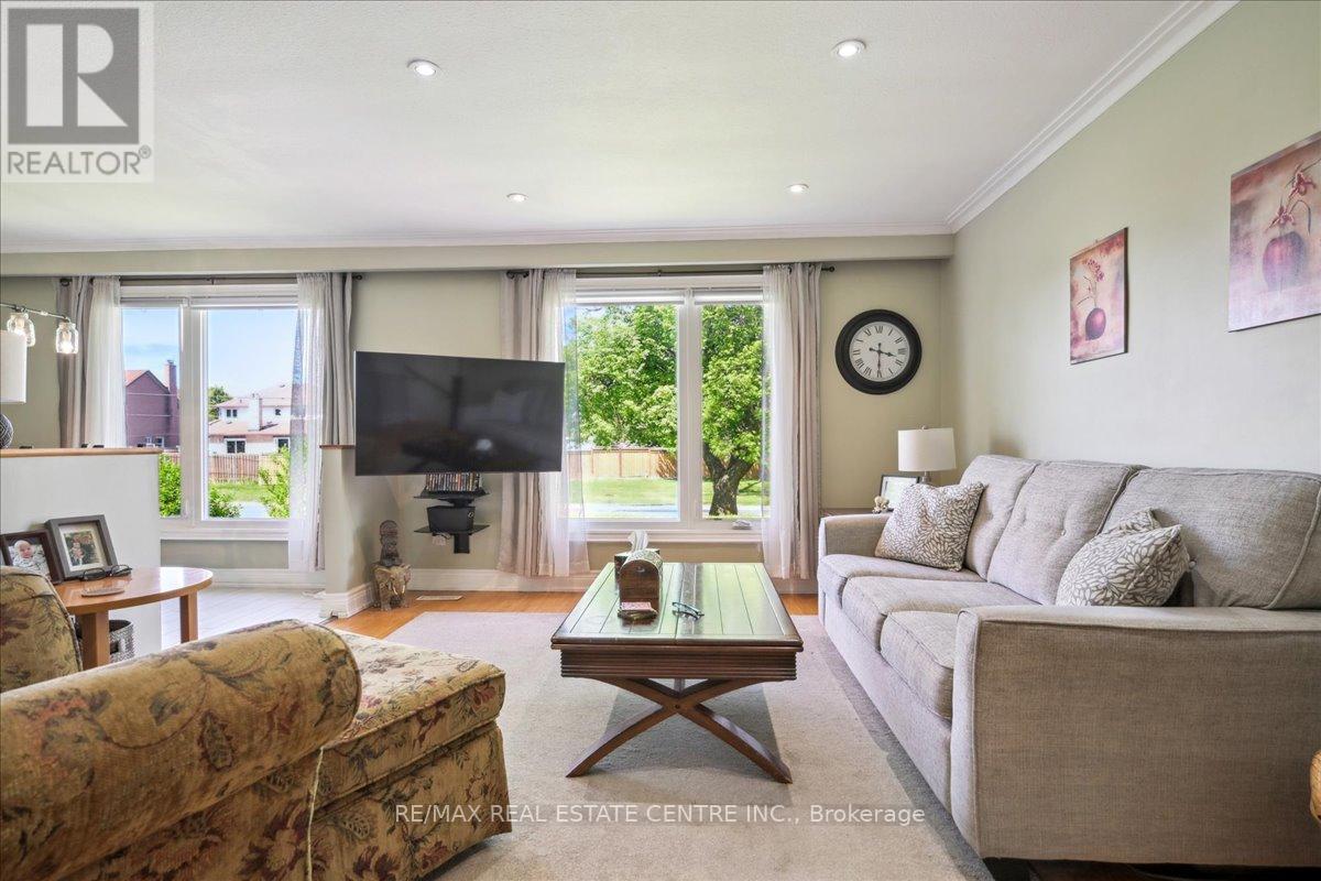 74 Mountainview Road S, Halton Hills (Georgetown), Ontario  L7G 4K5 - Photo 11 - W13035236