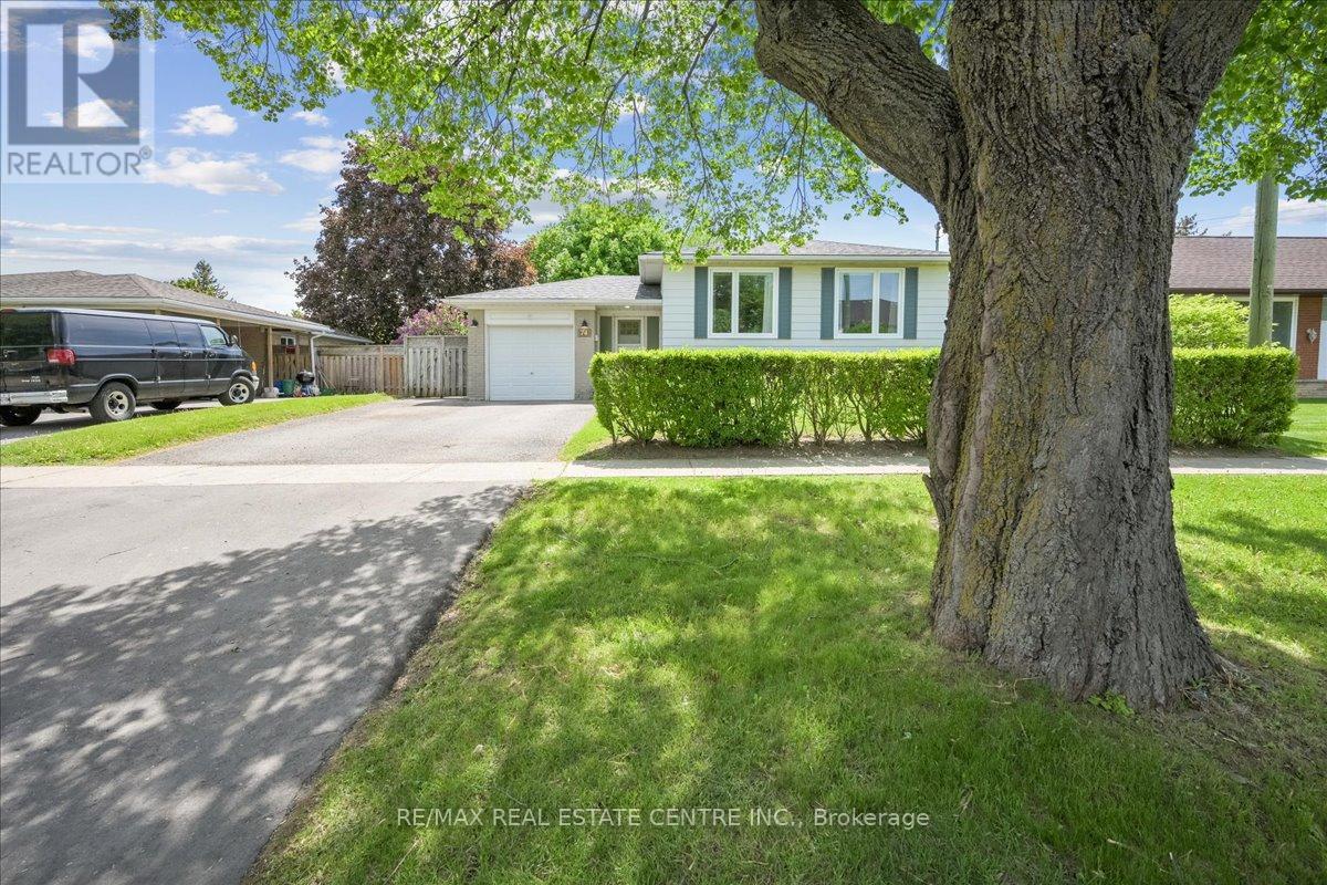 74 Mountainview Road S, Halton Hills (Georgetown), Ontario  L7G 4K5 - Photo 2 - W13035236