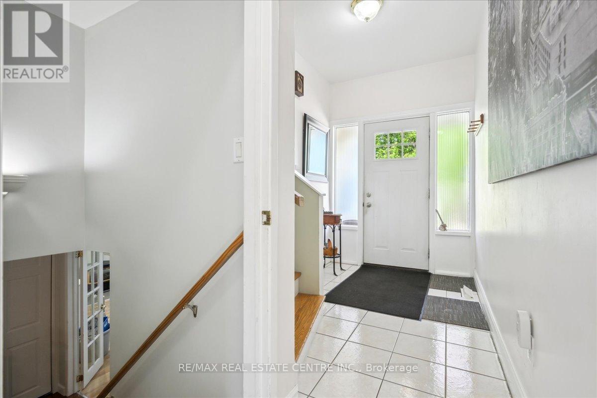 74 Mountainview Road S, Halton Hills (Georgetown), Ontario  L7G 4K5 - Photo 8 - W13035236