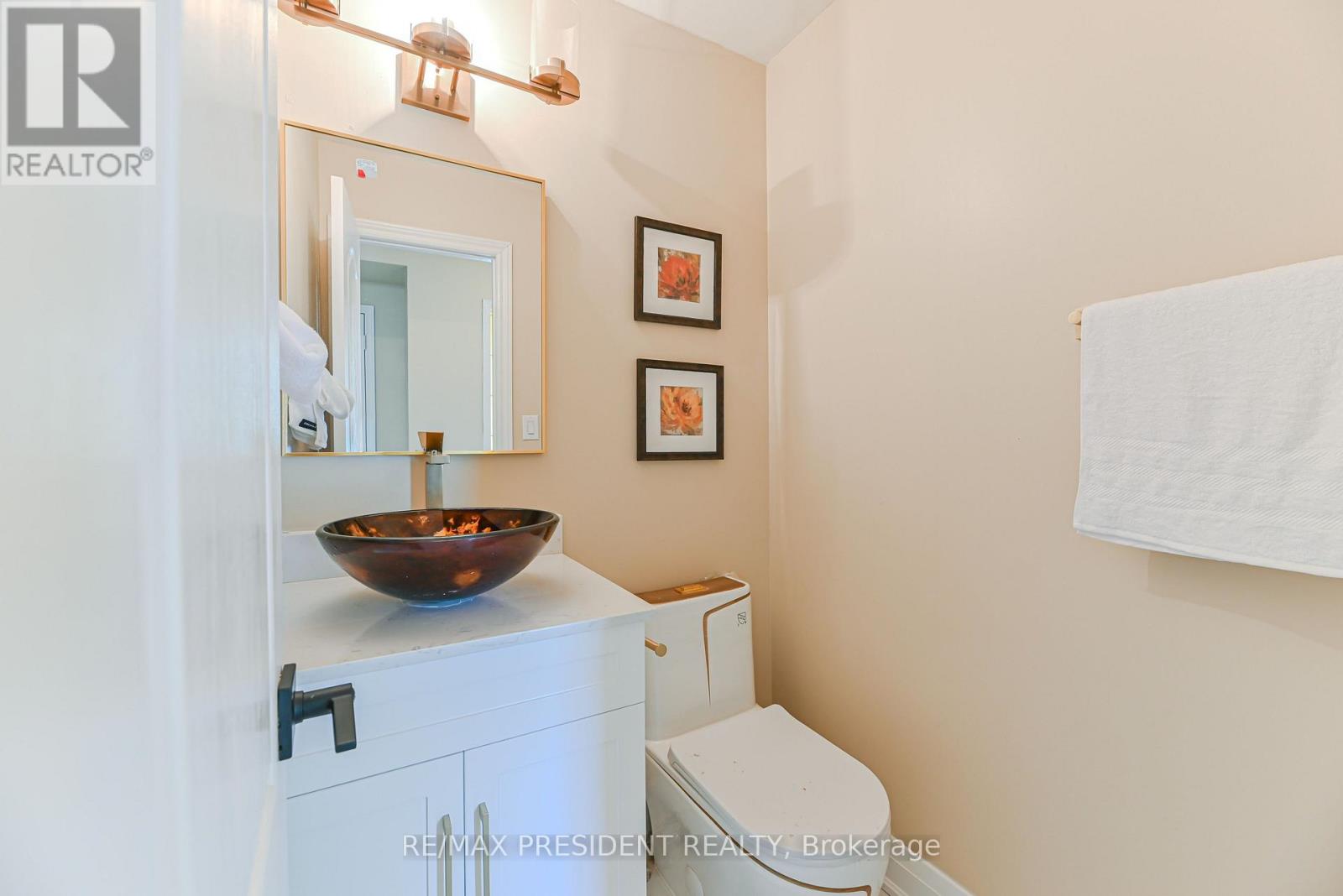 4 Lawnview Court, Brampton (Heart Lake West), Ontario  L7G 1T4 - Photo 21 - W13036568