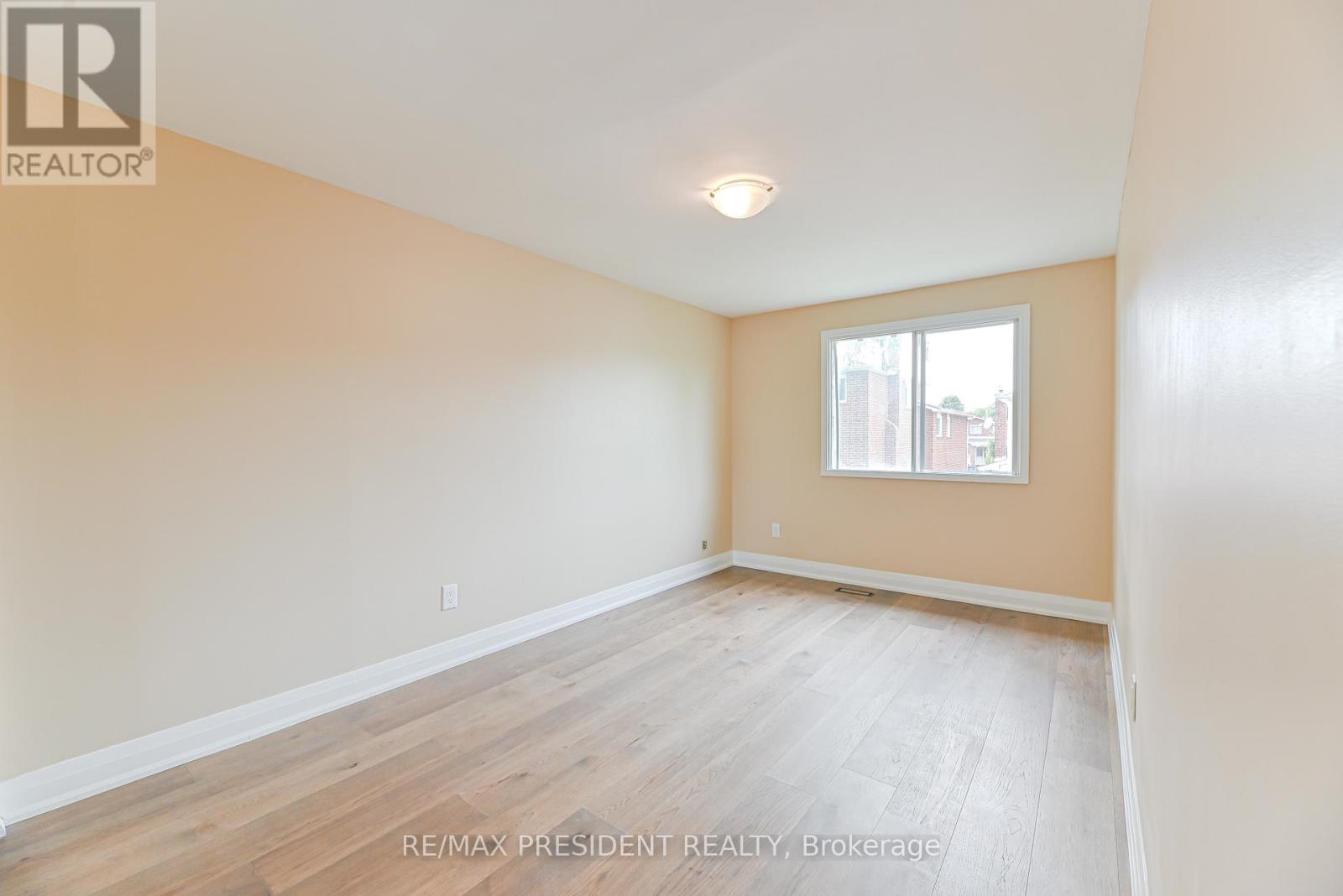 4 Lawnview Court, Brampton (Heart Lake West), Ontario  L7G 1T4 - Photo 31 - W13036568