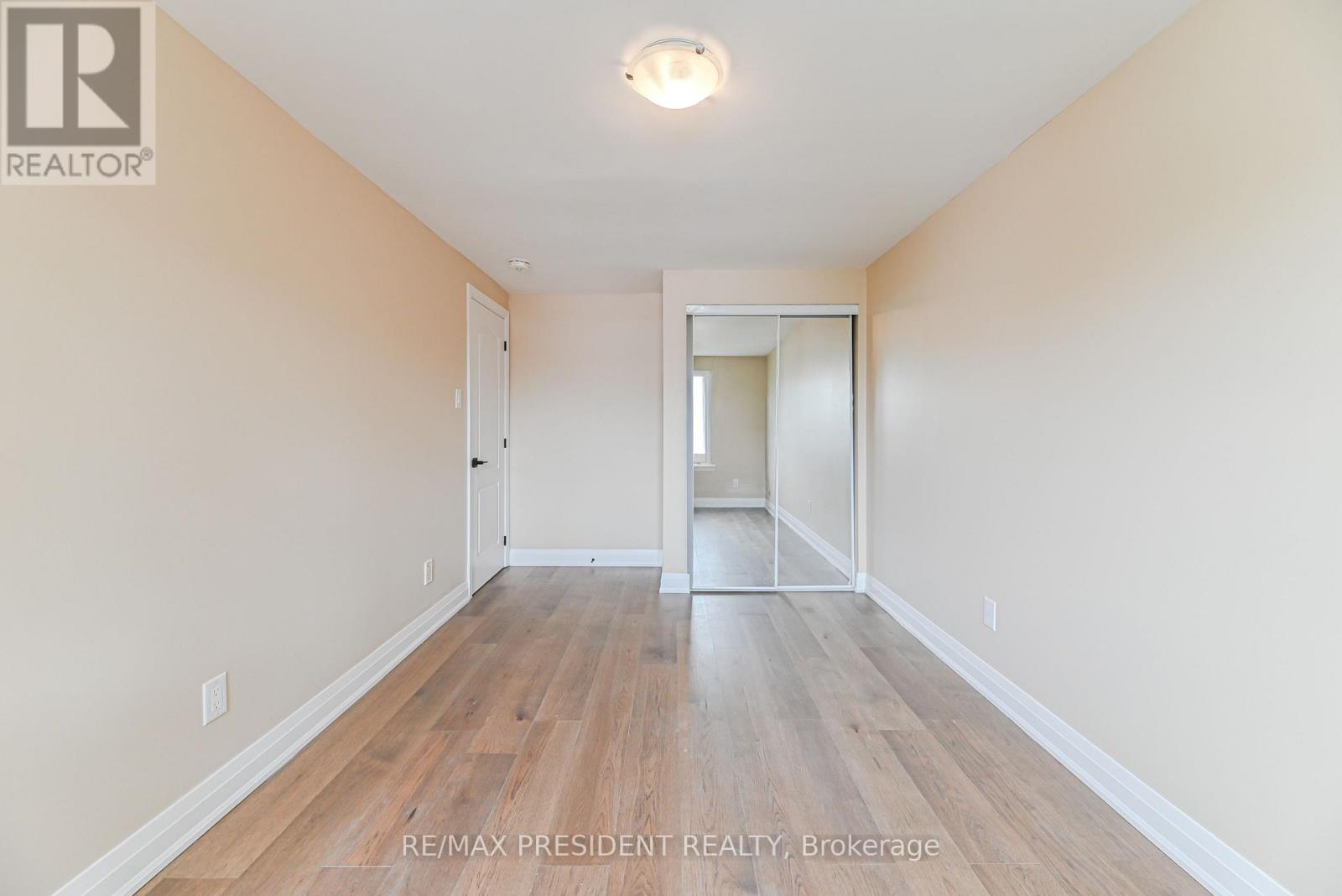 4 Lawnview Court, Brampton (Heart Lake West), Ontario  L7G 1T4 - Photo 33 - W13036568