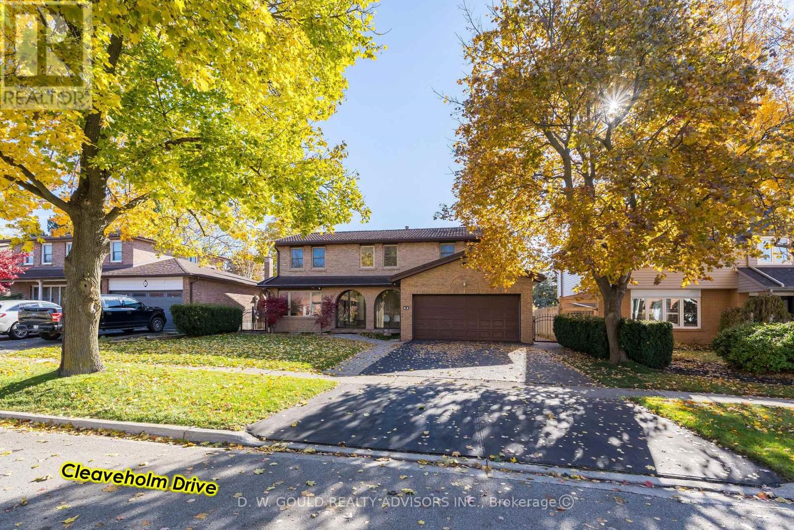 41 Cleaveholm Drive, Halton Hills (Georgetown), Ontario  L7G 3E3 - Photo 1 - W13038032