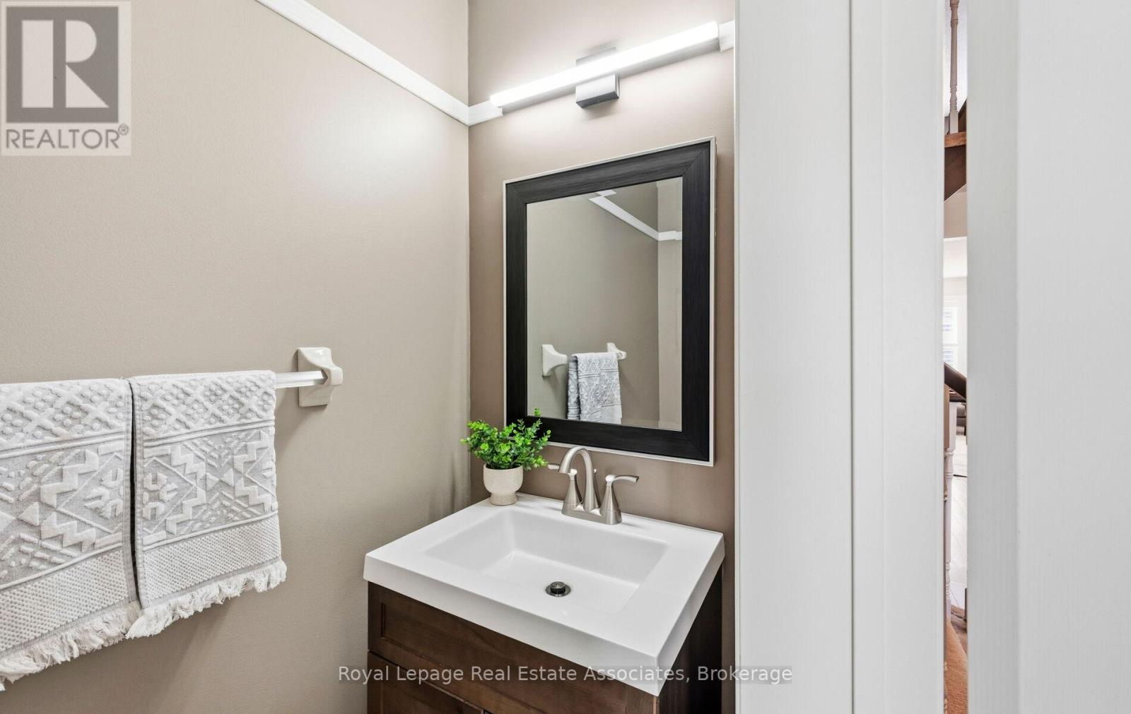 26 Snowberry Crescent, Halton Hills (Georgetown), Ontario  L7G 6M4 - Photo 14 - W13040294