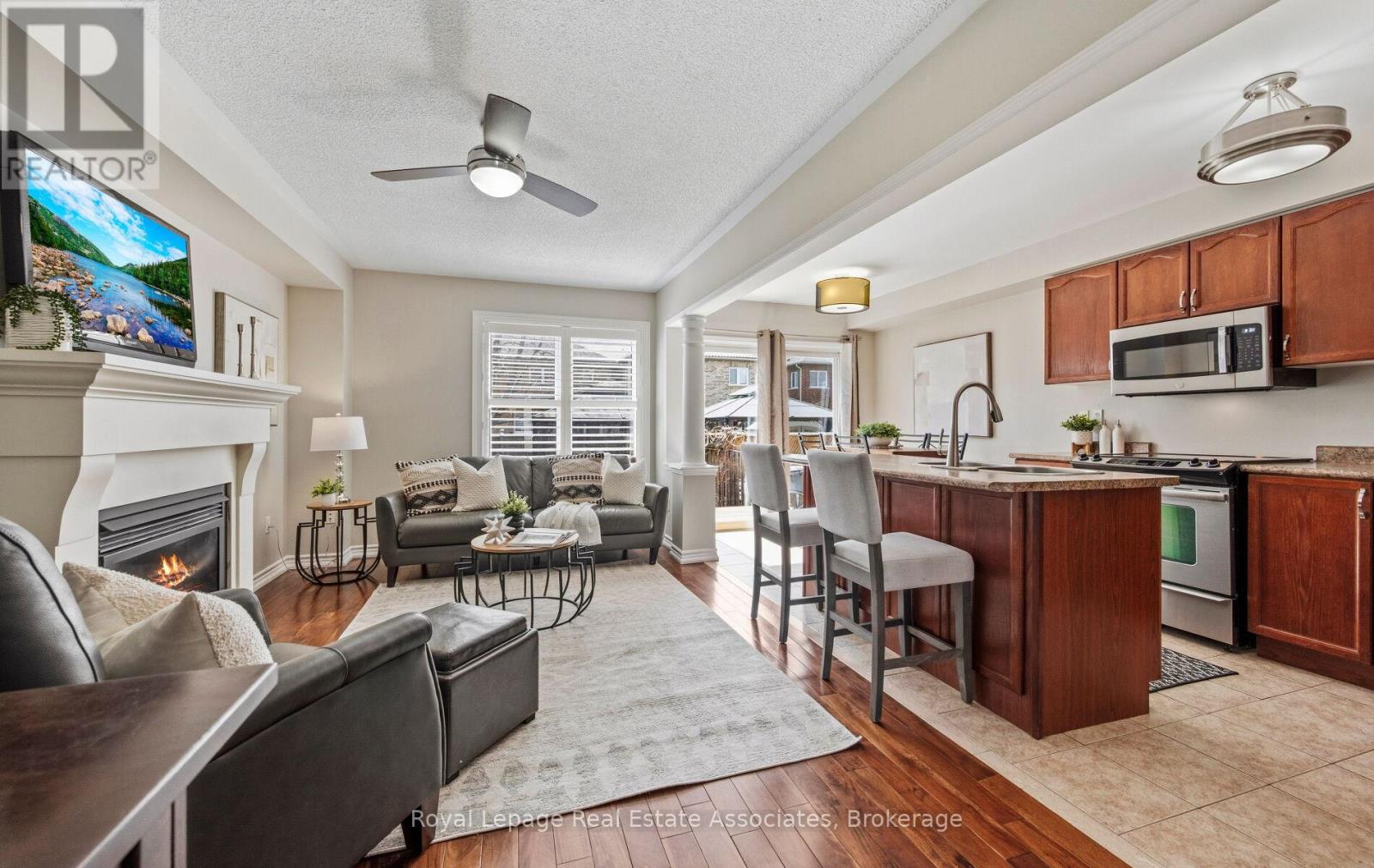 26 Snowberry Crescent, Halton Hills (Georgetown), Ontario  L7G 6M4 - Photo 3 - W13040294