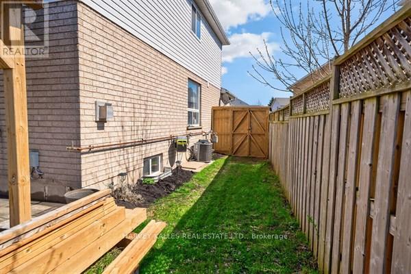 71 Beardmore Crescent, Halton Hills (Ac Acton), Ontario  L7J 2Z1 - Photo 44 - W13040326