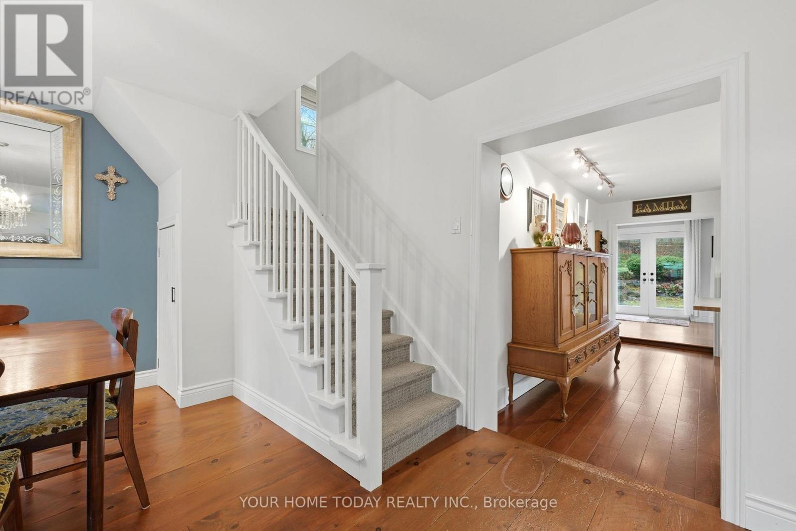 36 Queen Street, Halton Hills (Georgetown), Ontario  L7G 2E6 - Photo 10 - W13041692