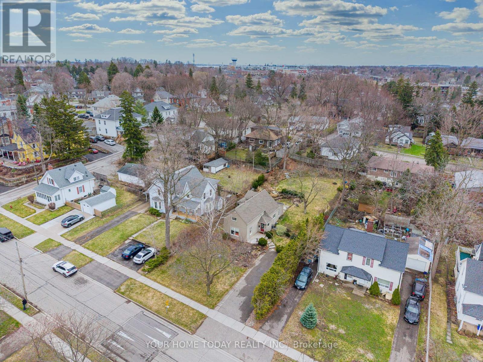 36 Queen Street, Halton Hills (Georgetown), Ontario  L7G 2E6 - Photo 2 - W13041692