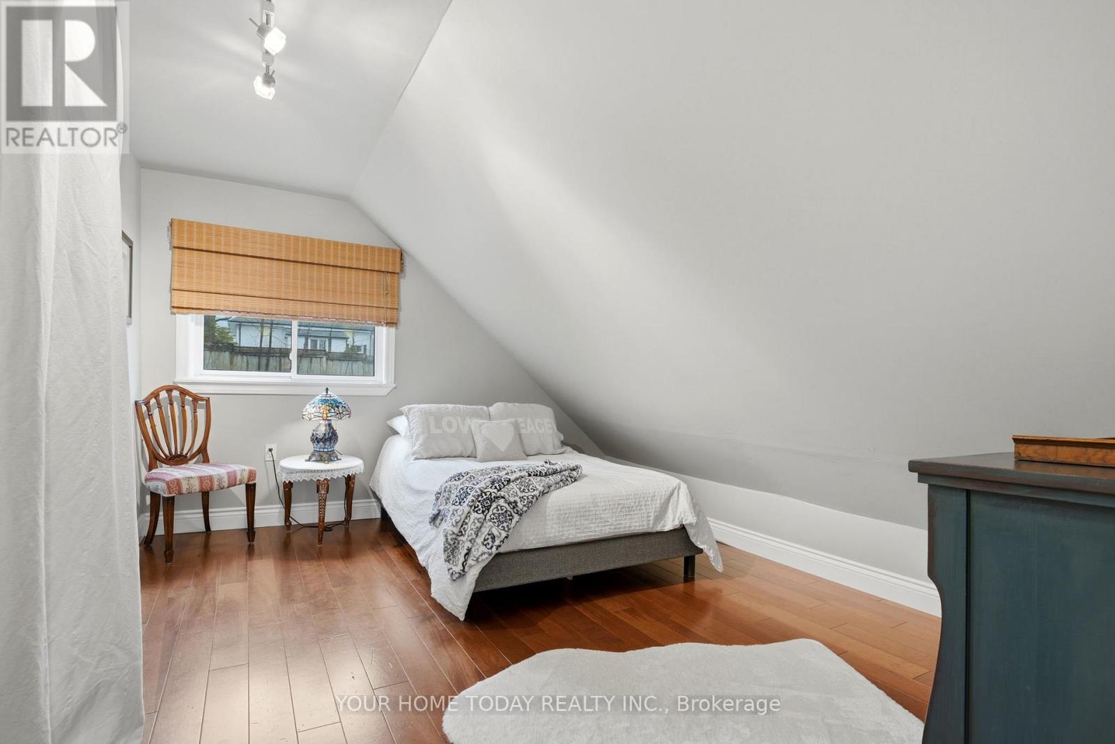 36 Queen Street, Halton Hills (Georgetown), Ontario  L7G 2E6 - Photo 21 - W13041692