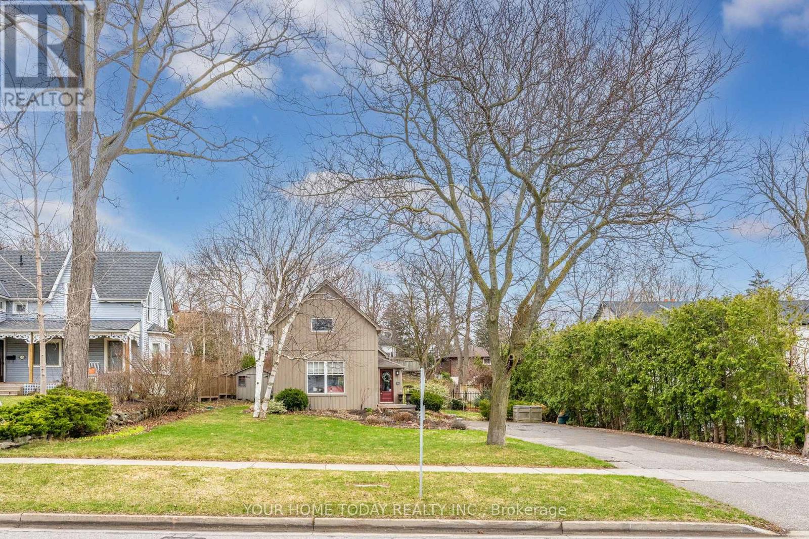 36 Queen Street, Halton Hills (Georgetown), Ontario  L7G 2E6 - Photo 3 - W13041692