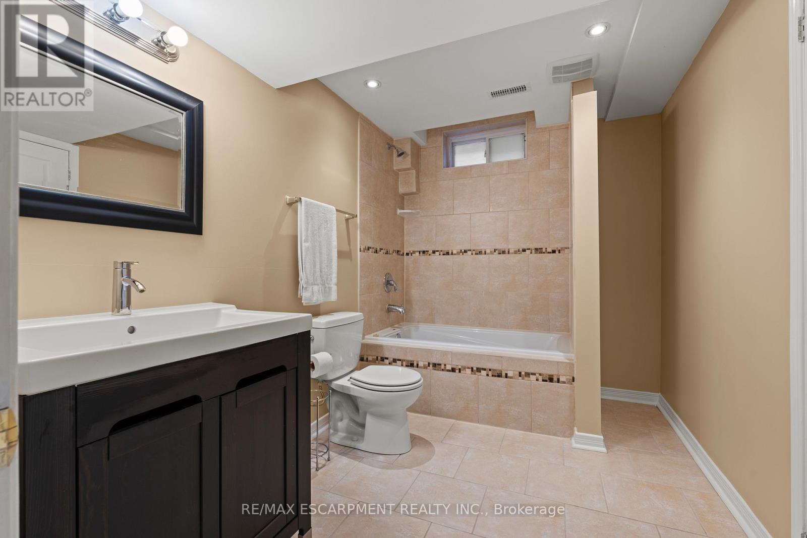 200 Miller Drive, Halton Hills (Georgetown), Ontario  L7G 6N3 - Photo 39 - W13042490