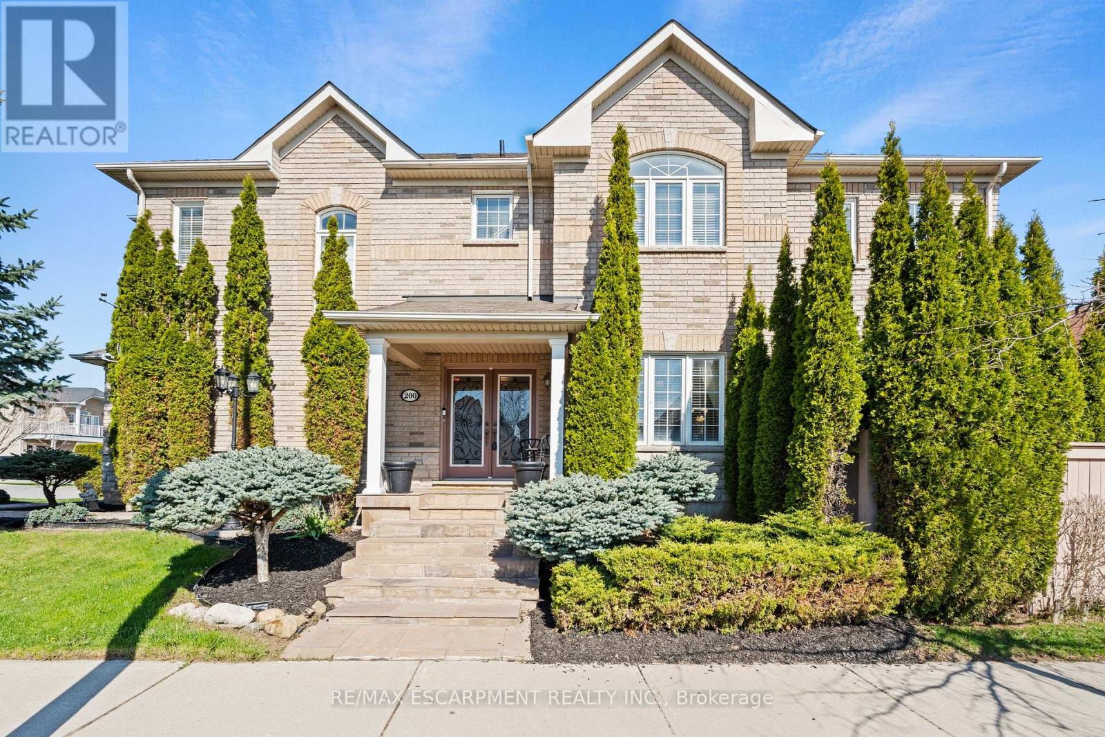 200 Miller Drive, Halton Hills (Georgetown), Ontario  L7G 6N3 - Photo 4 - W13042490